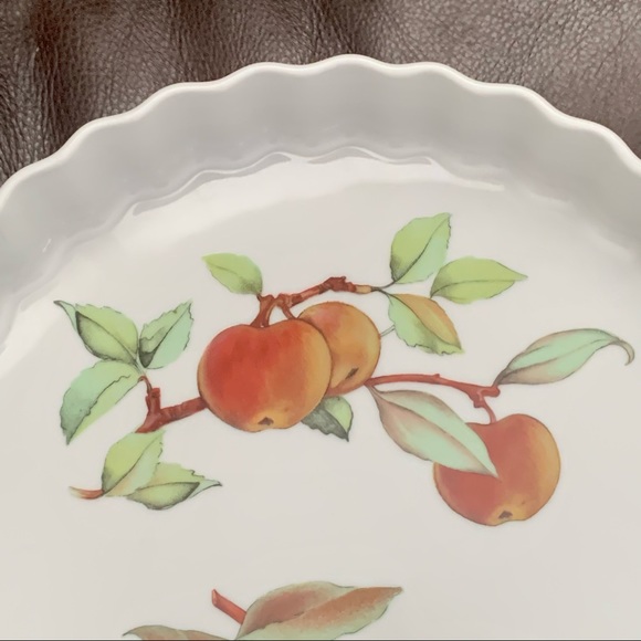 Royal Worcester Evesham M 10” Quiche Dish - Picture 3 of 9